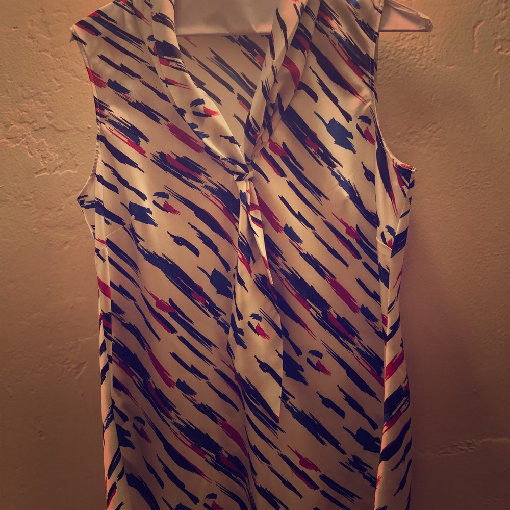 Tahari women’s sleeveless top.
